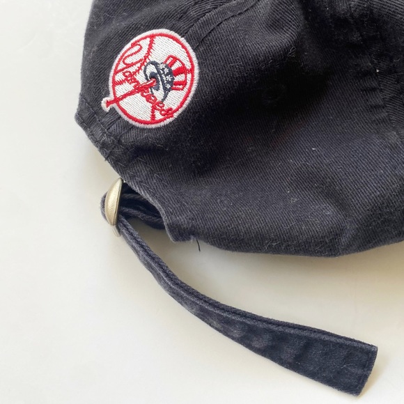 NY Yankees adjustable hat. - Picture 4 of 4